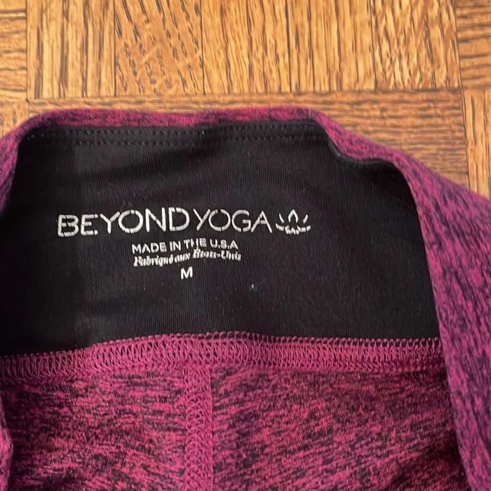 Beyond Yoga space dye wine color crop Leggings Soft and Relaxed Fit M